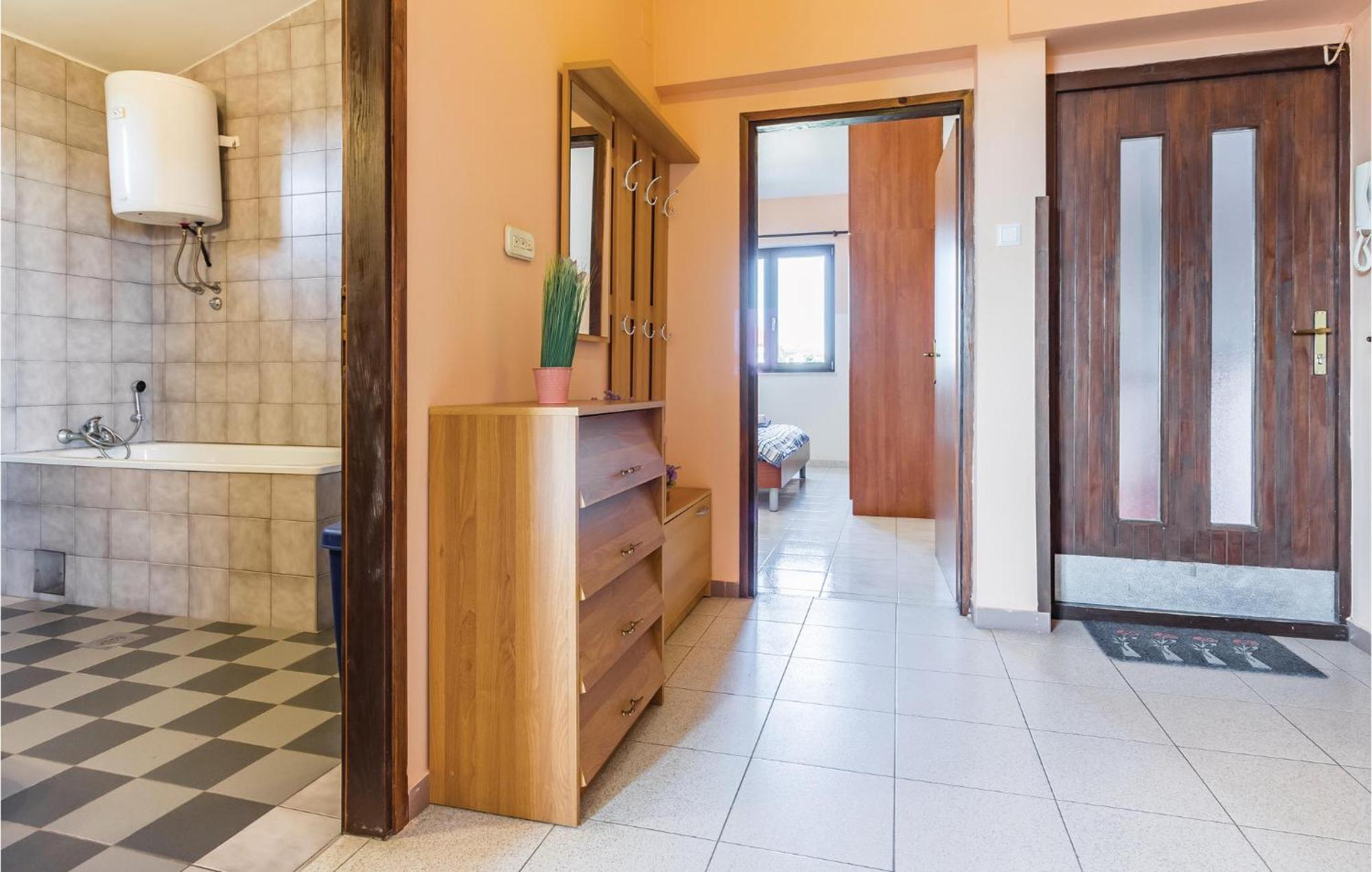 2 Bedroom Awesome Apartment In 温克兰 外观 照片